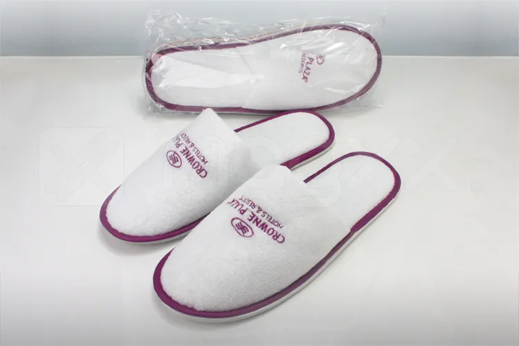 [0,95€] Pantoufles Classic Crowne Plaza à bout fermé